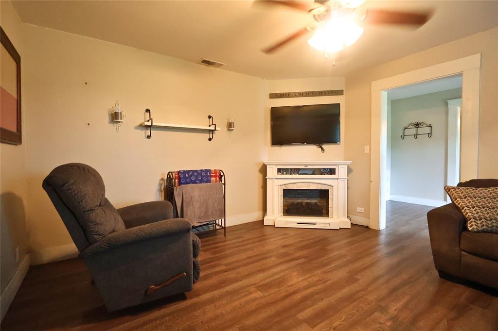 210 Hopkins Property Photo 24