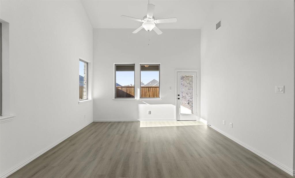 3644 Castle Drive Property Photo 12