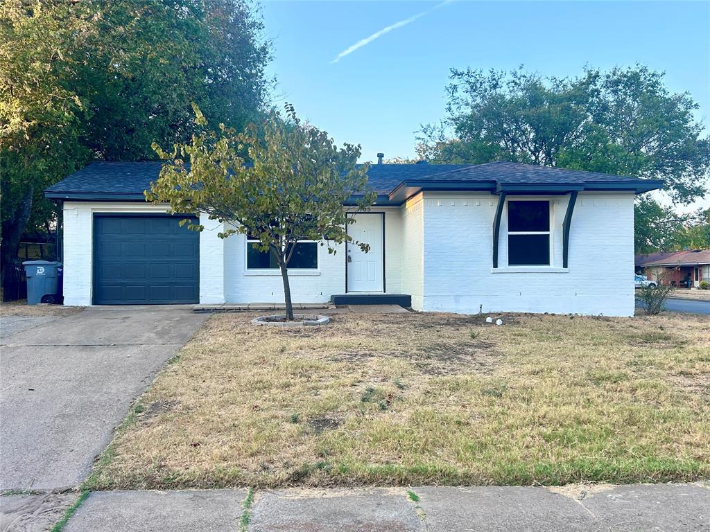 705 Jadewood Drive Property Photo 1