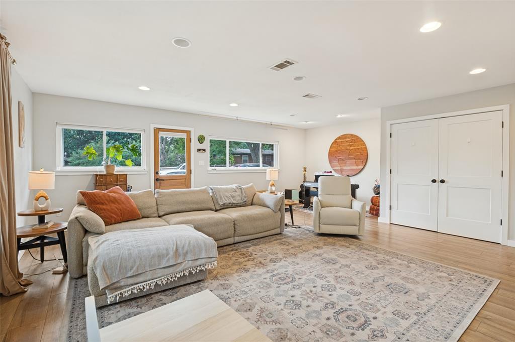 721 Hurstview Drive Property Photo 13