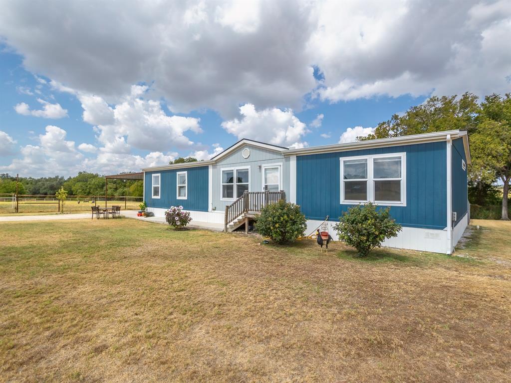 663 Private Road 1098 Property Photo 2