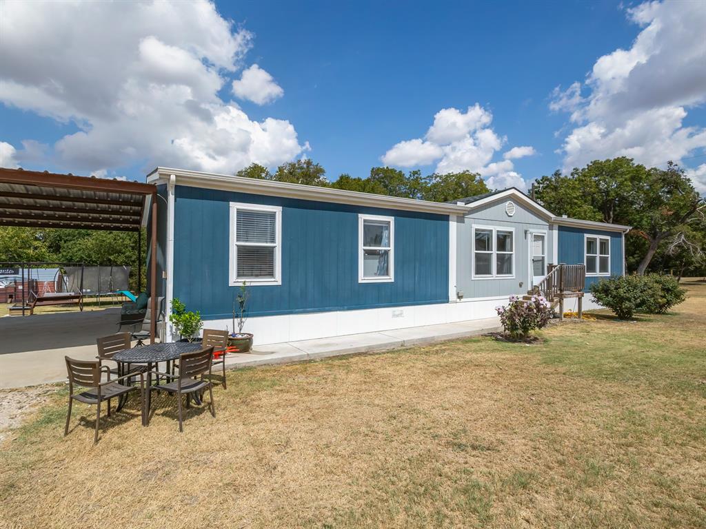 663 Private Road 1098 Property Photo 4