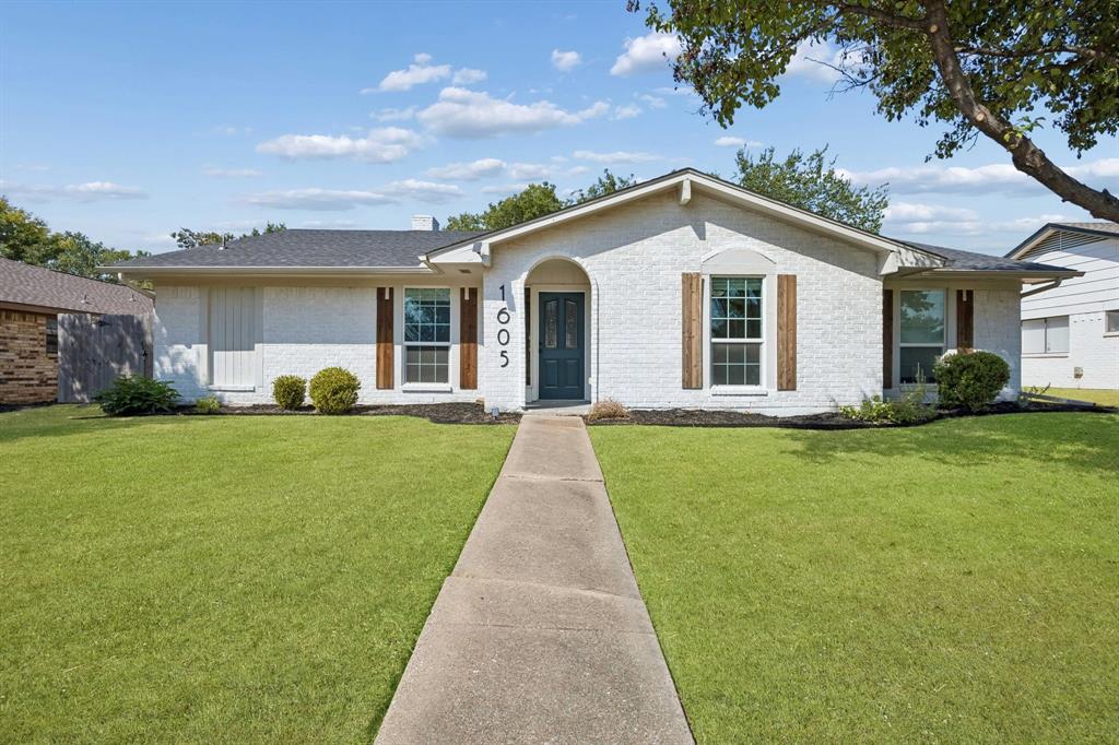 1605 Versailles Drive Property Photo 1