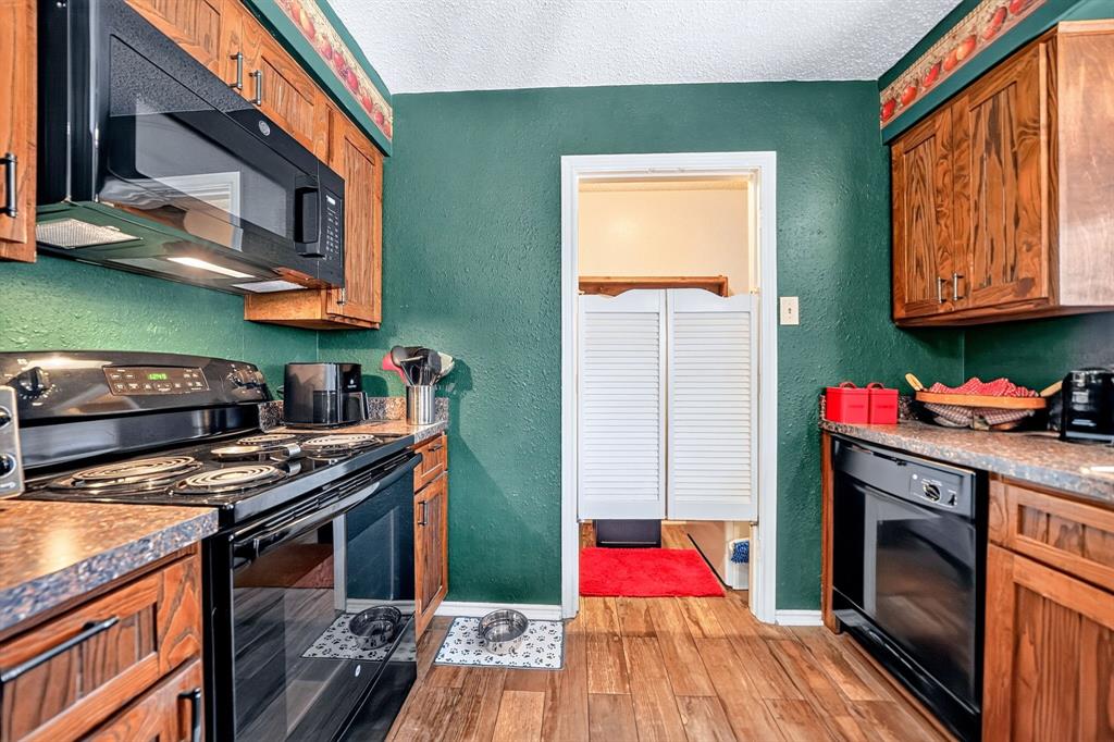 240 Dewey Court Property Photo 20