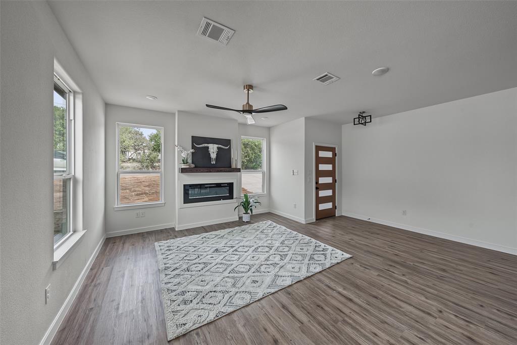 5822 Stonegate Circle Property Photo 4