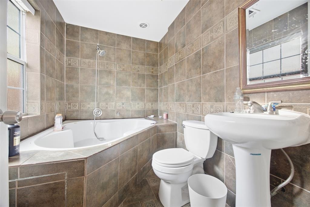 1801 Garden Oaks Drive Property Photo 12