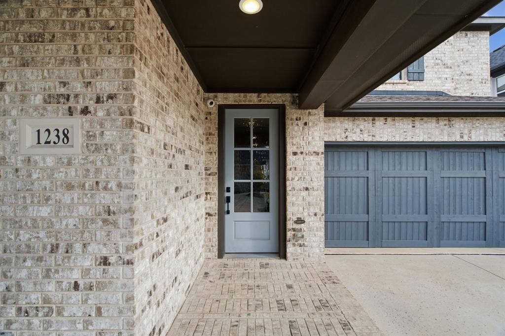 1238 20th Street Property Photo 3