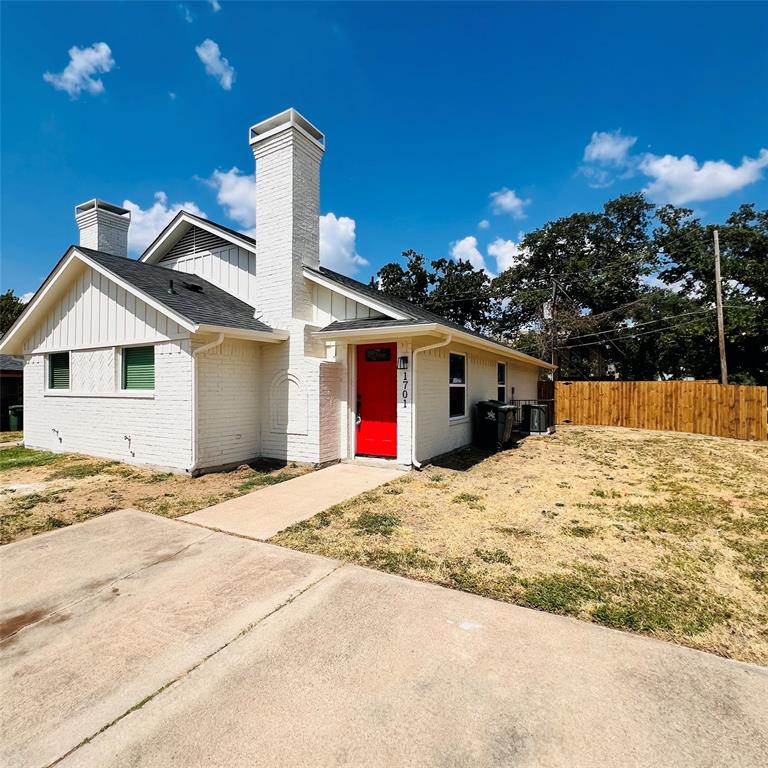1701 Justin Lyn Street Property Photo 3