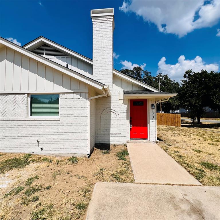 1701 Justin Lyn Street Property Photo 4
