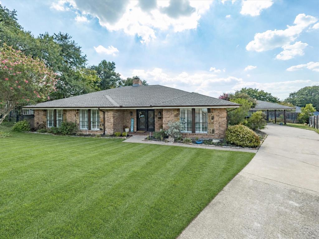 8505 Treetop Court Property Photo 1