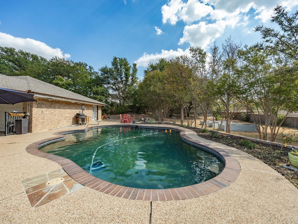 8505 Treetop Court Property Photo 2