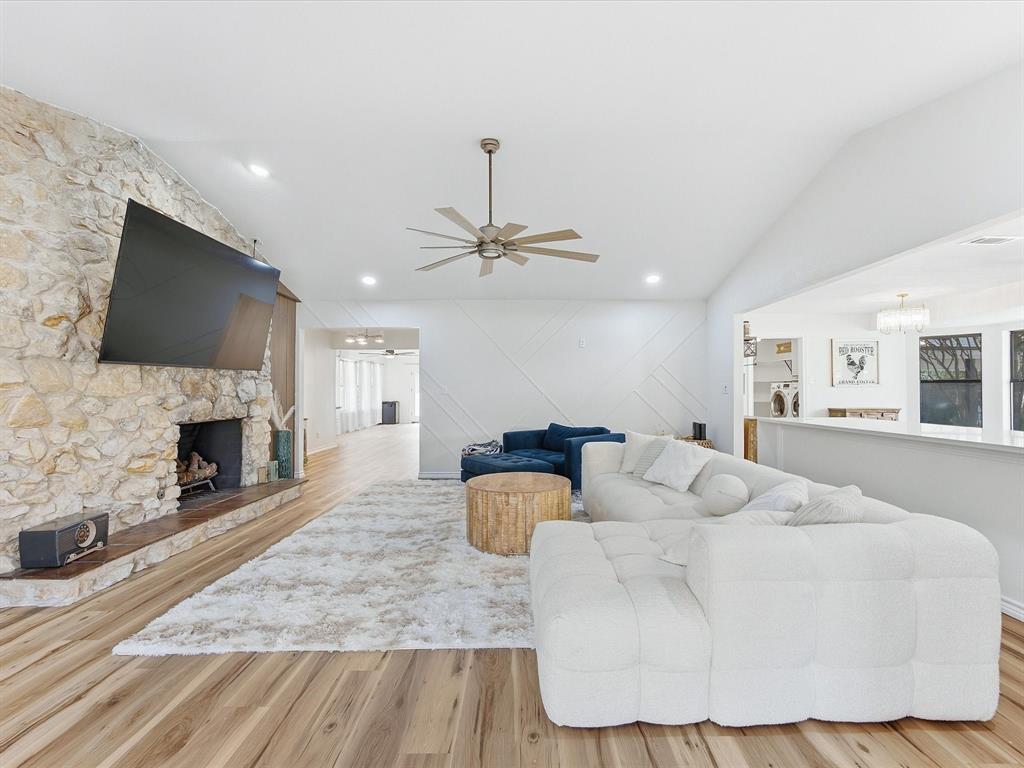 8505 Treetop Court Property Photo 4