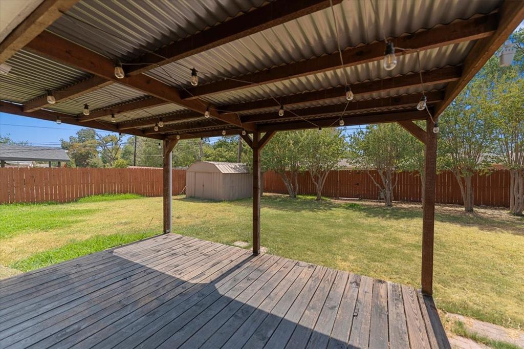 817 Warren Way Property Photo 27