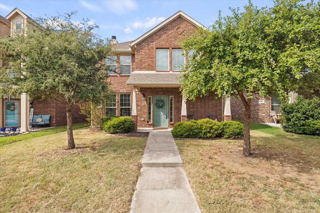 1225 Honeywood Lane Property Photo 1