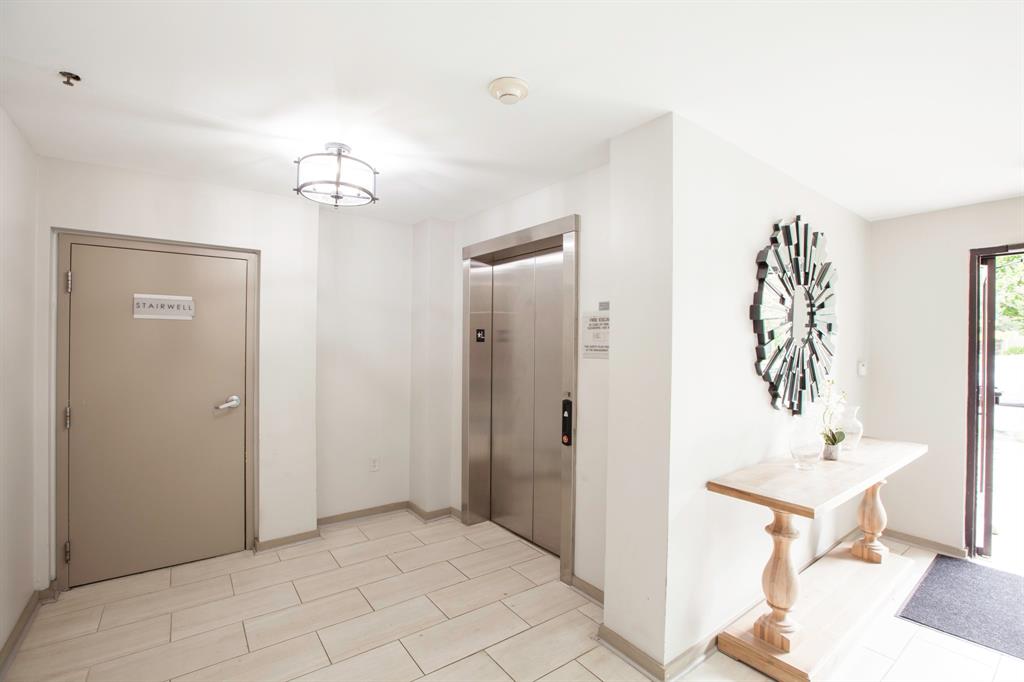 4107 Bowser Avenue 308 Property Photo 4