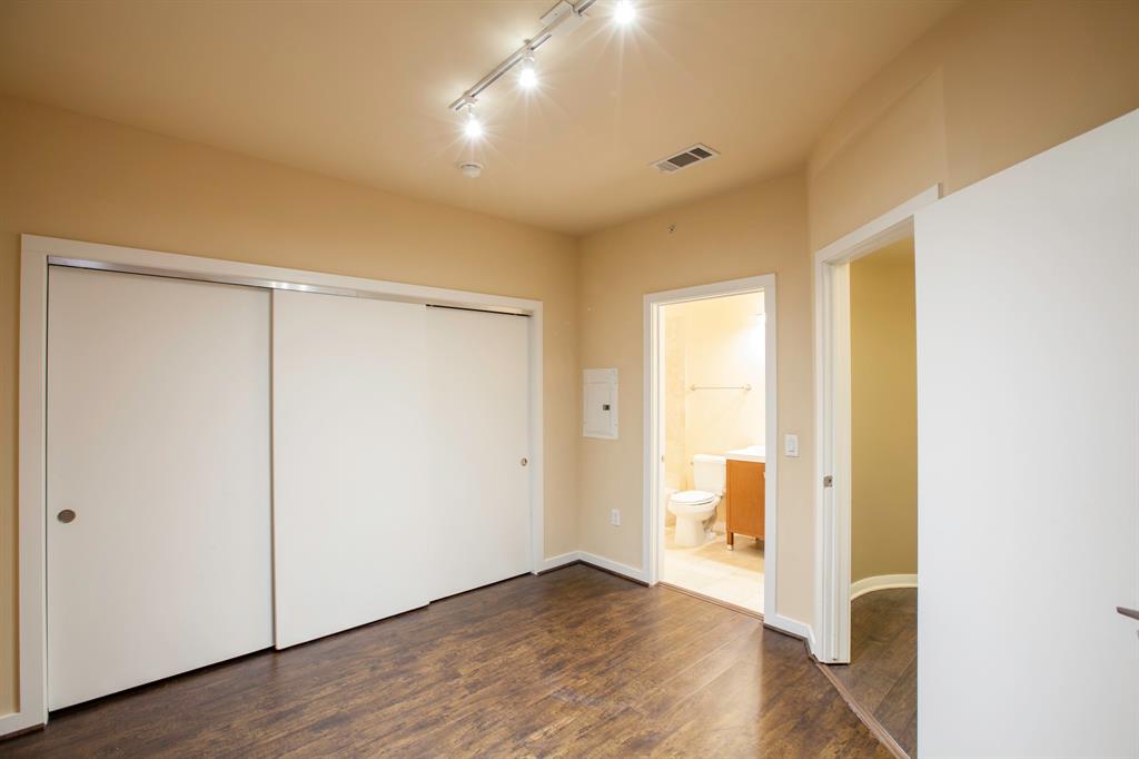 4107 Bowser Avenue 308 Property Photo 36