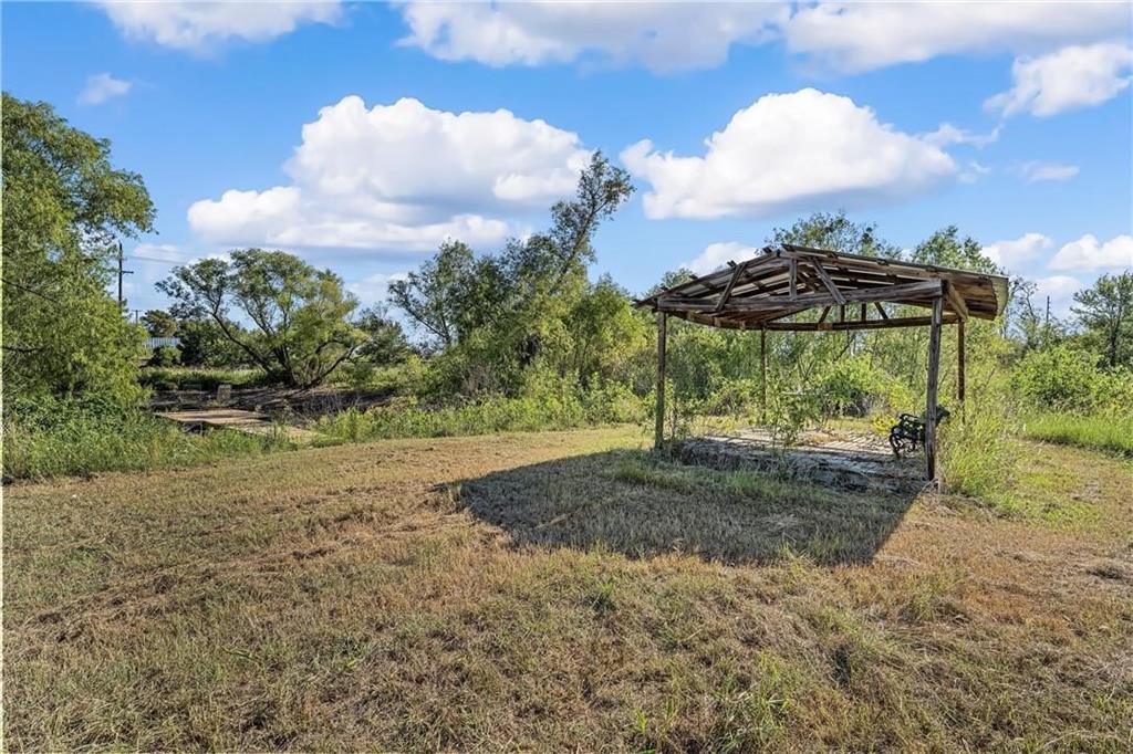 4961 Hwy 6 Property Photo 10