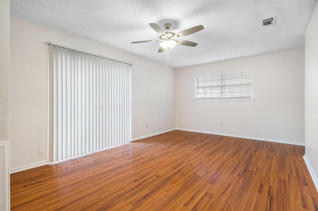 726 E Pecan Street Property Photo 3
