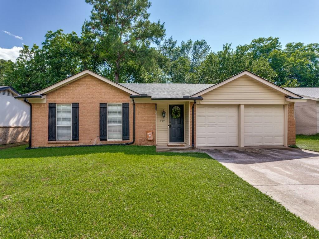 809 Meadowlark Drive Property Photo 1