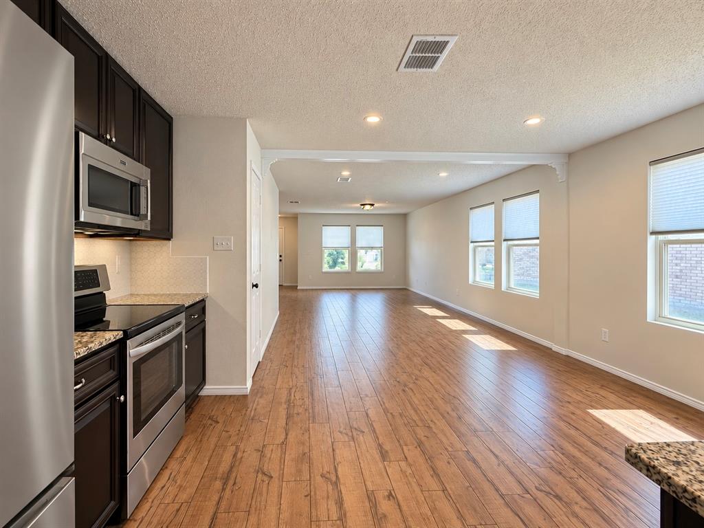 2708 Vasey Oak Drive Property Photo 13
