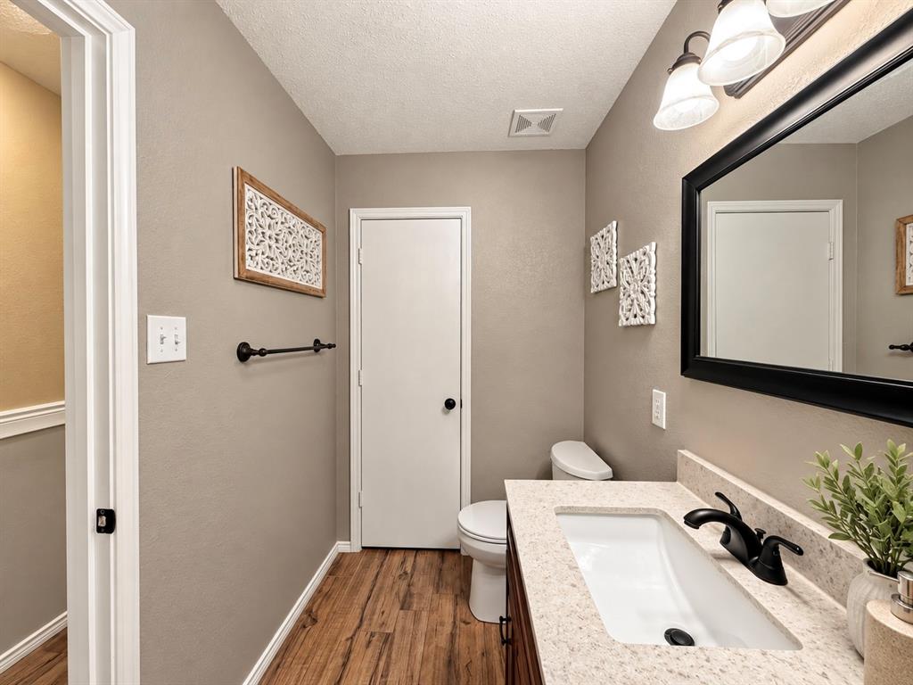 2708 Vasey Oak Drive Property Photo 26