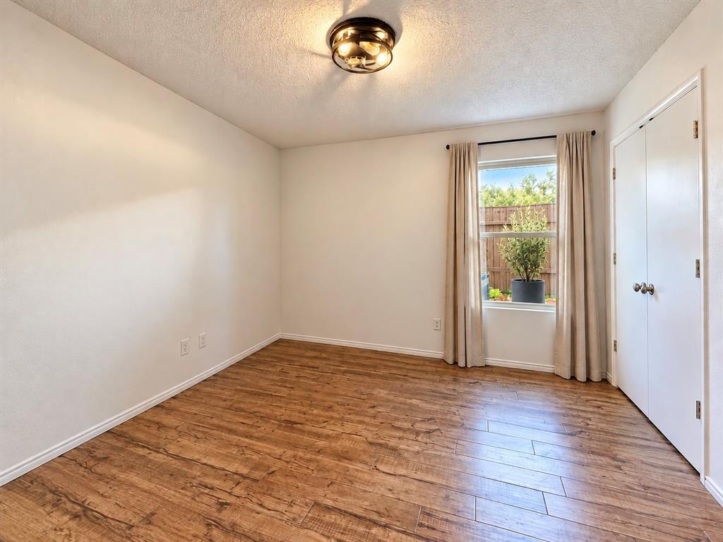 2708 Vasey Oak Drive Property Photo 28
