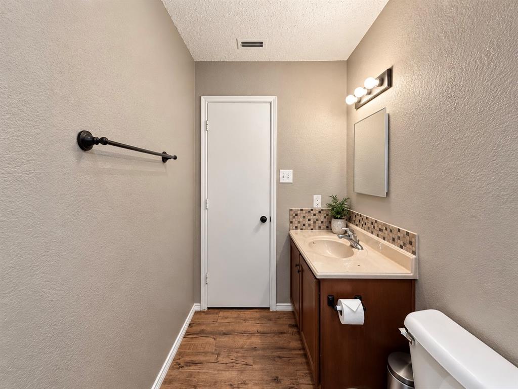 2708 Vasey Oak Drive Property Photo 30