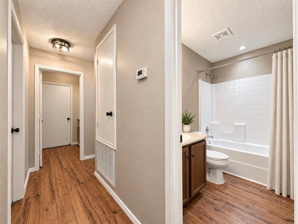2708 Vasey Oak Drive Property Photo 31