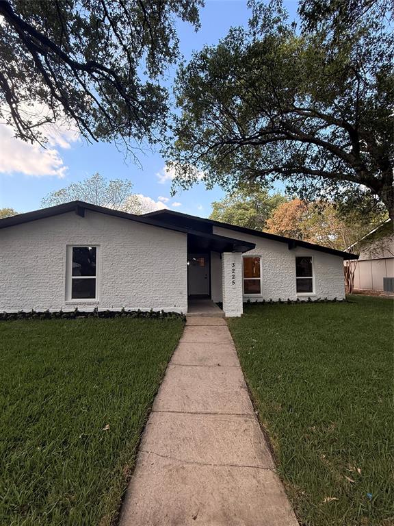 3225 Collins Boulevard Property Photo 1