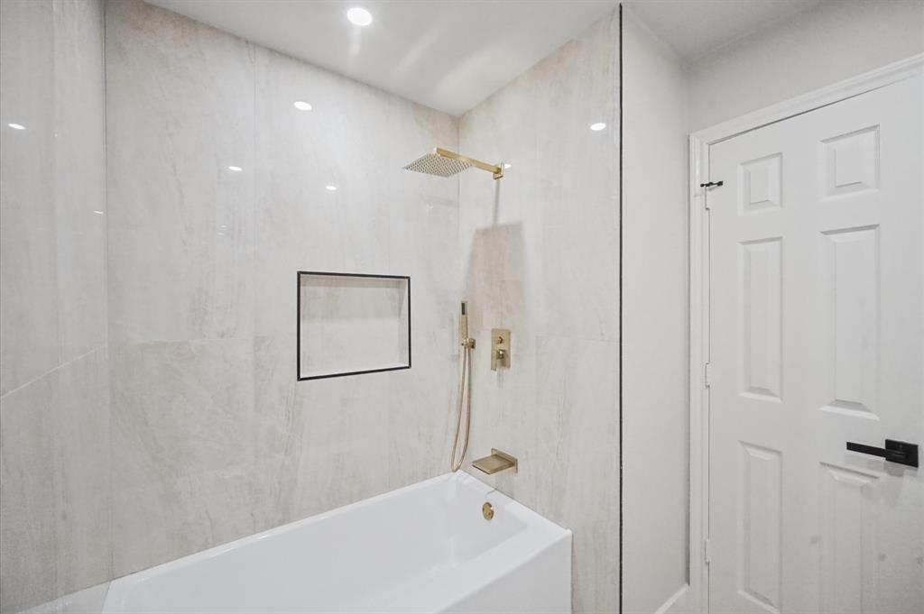 3225 Collins Boulevard Property Photo 17