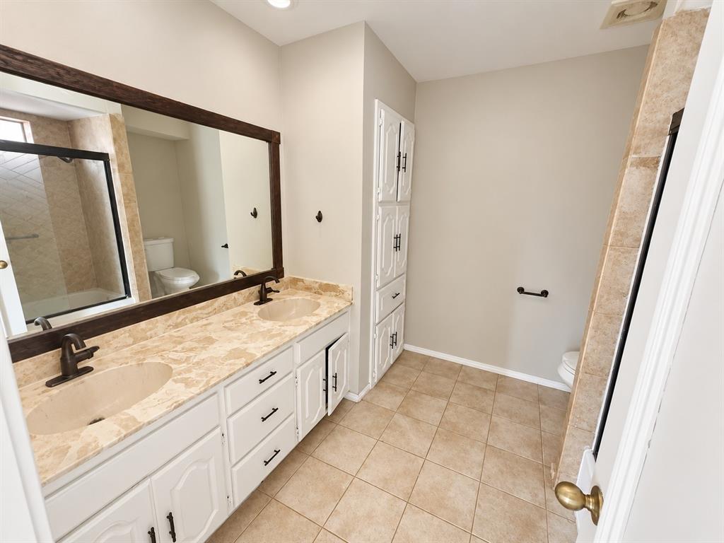 17922 Hillcrest Road Property Photo 8