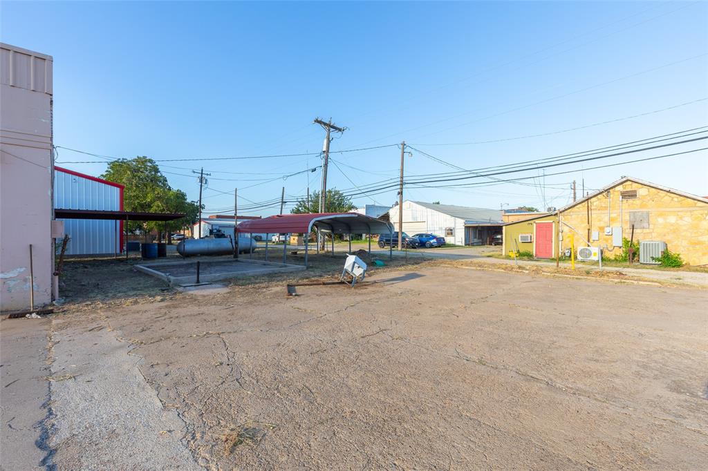 131 E 4th Street Property Photo 6