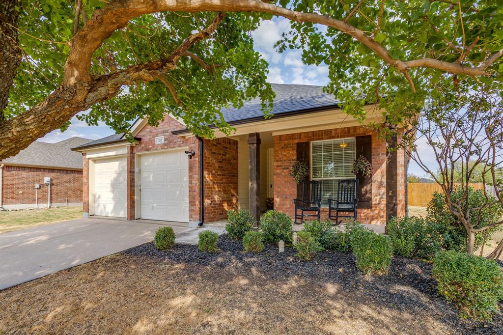 212 Bison Meadow Drive Property Photo 1