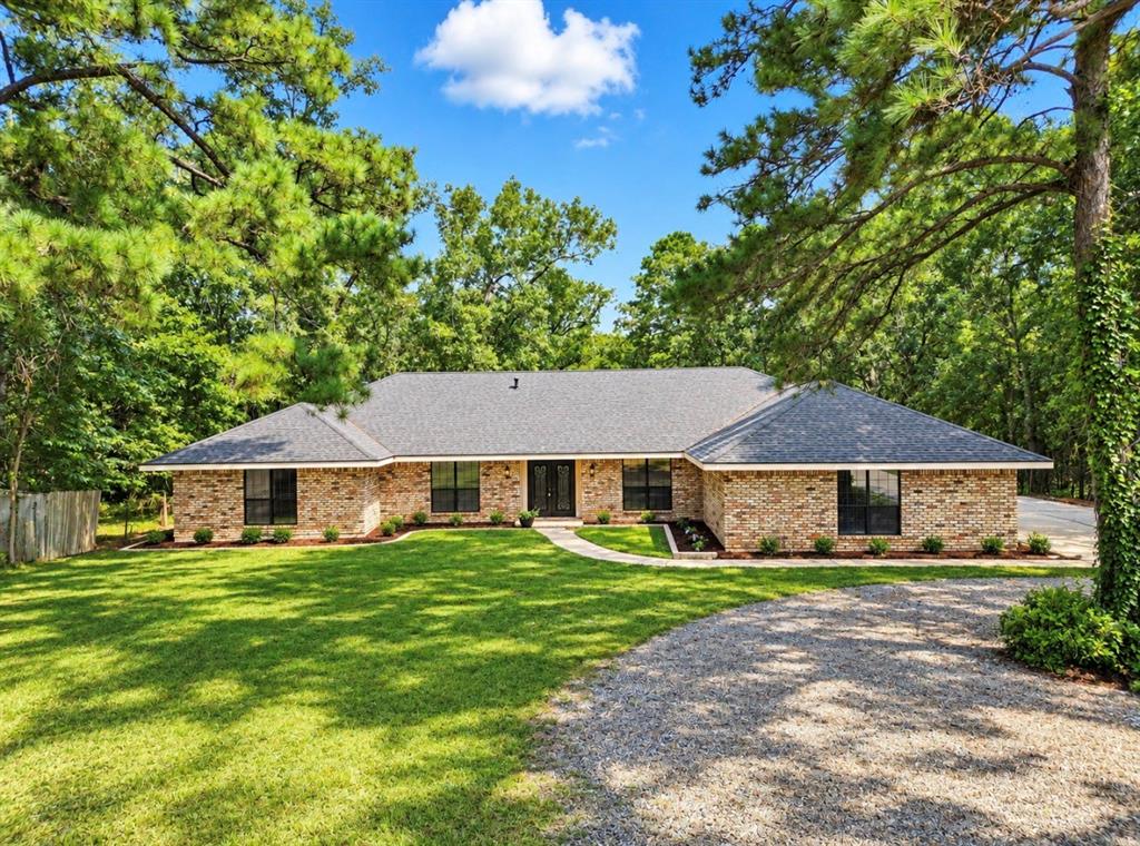 8152 S Lakeshore Drive Property Photo 1