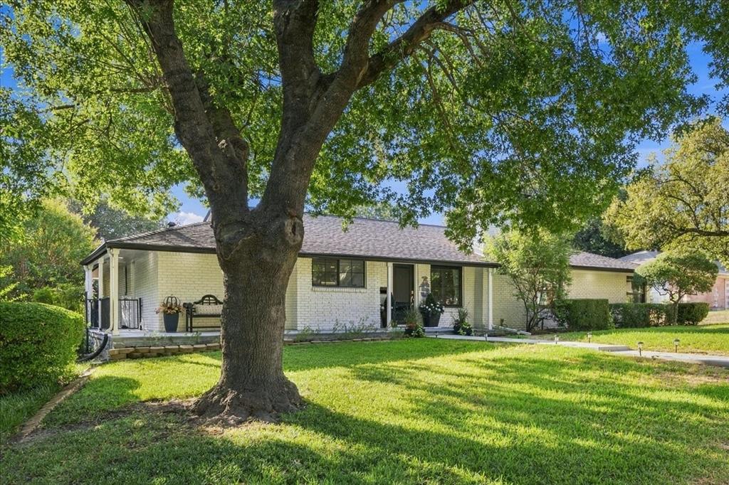 1805 Ems Road Property Photo 3