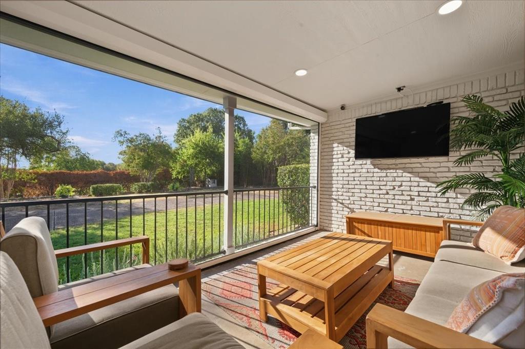 1805 Ems Road Property Photo 6