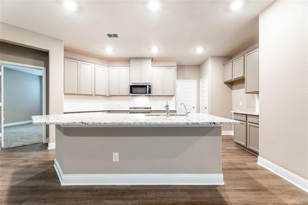 1532 Turf Lane Property Photo 4