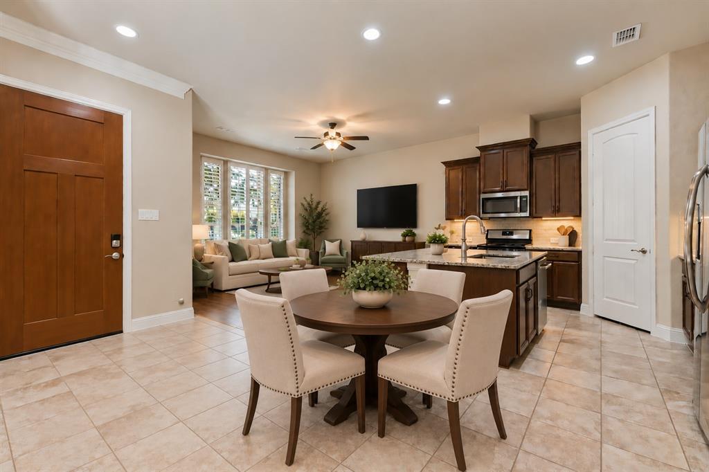 624 Club Drive Property Photo 5
