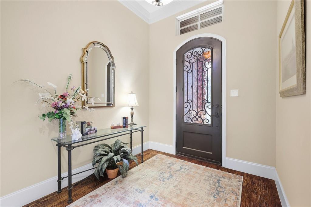 2809 Creekway Drive Property Photo 3