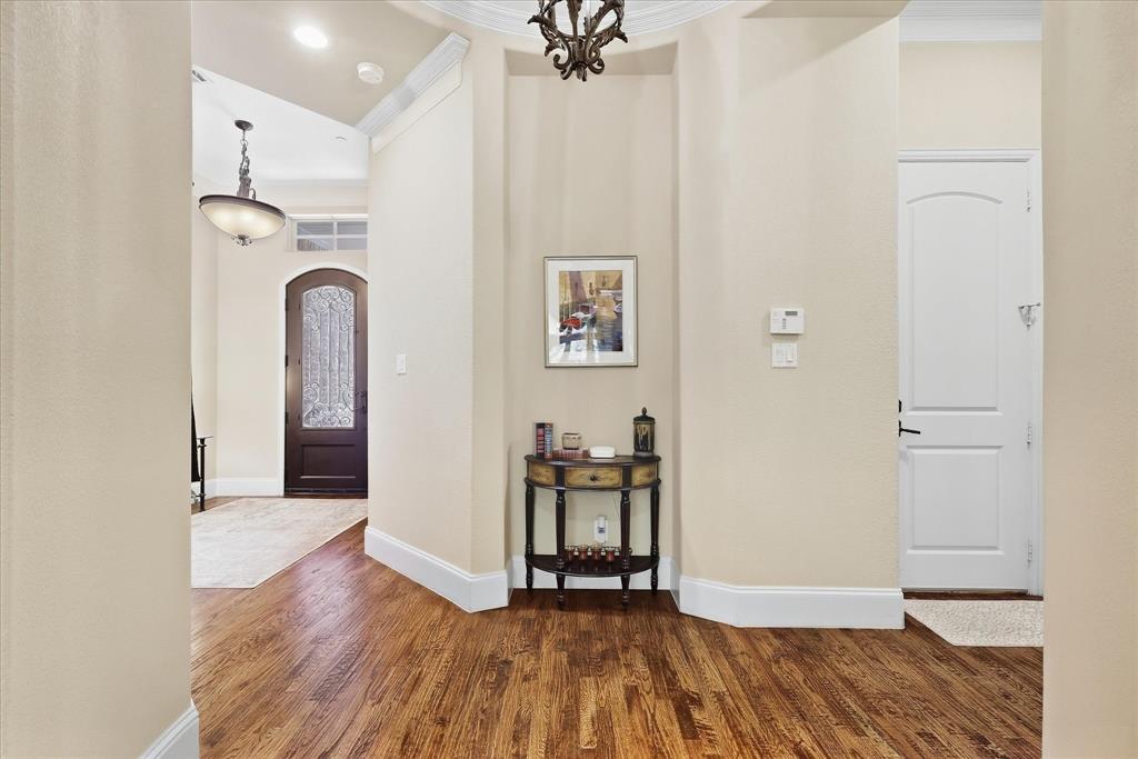 2809 Creekway Drive Property Photo 4
