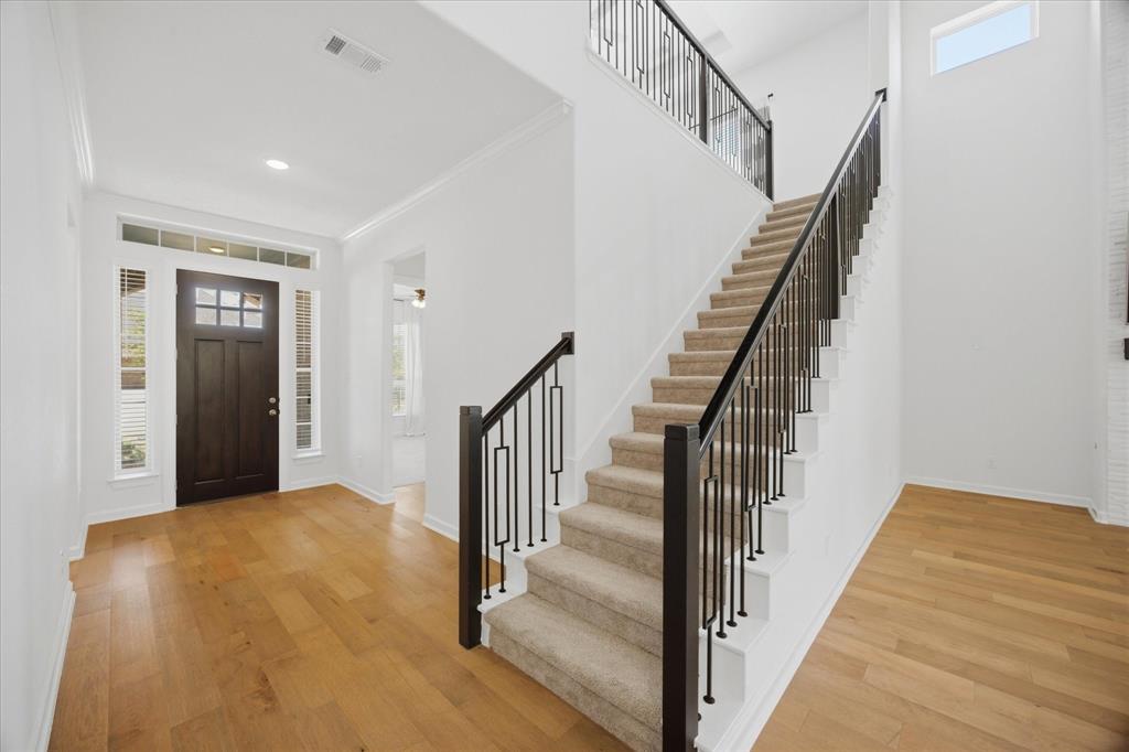 1815 Navarre Way Property Photo 4