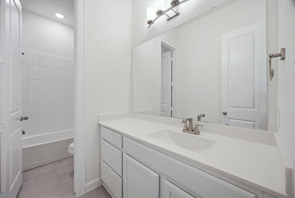 1815 Navarre Way Property Photo 6