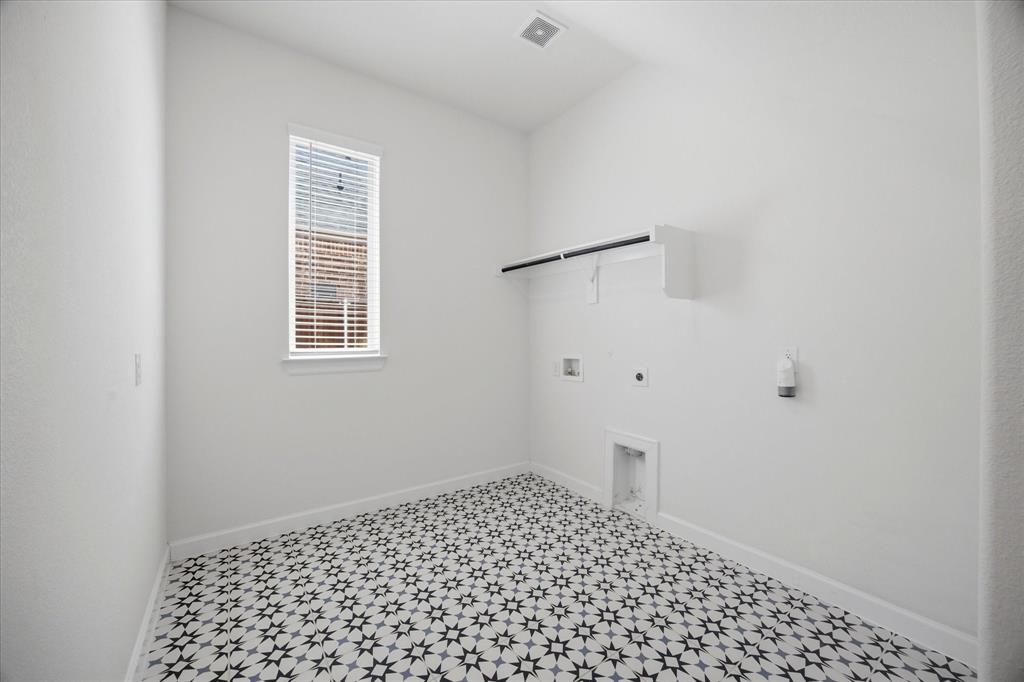 1815 Navarre Way Property Photo 7