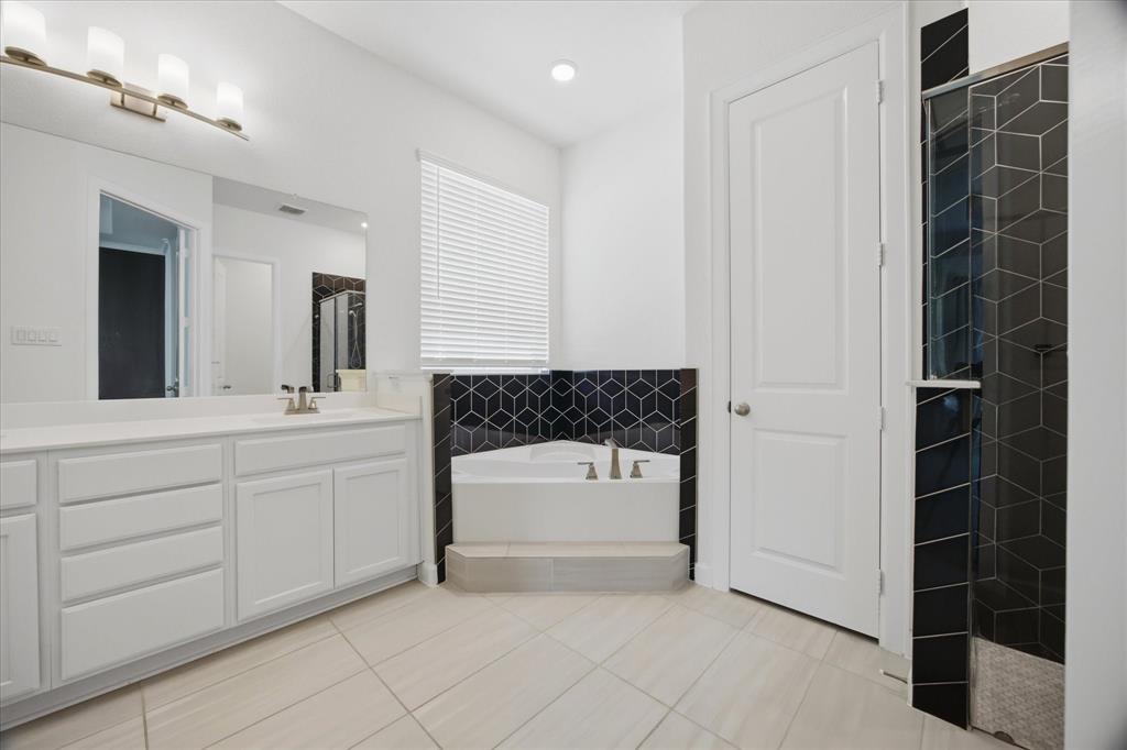 1815 Navarre Way Property Photo 18
