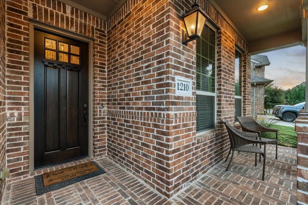1210 Skyflower Lane Property Photo 3