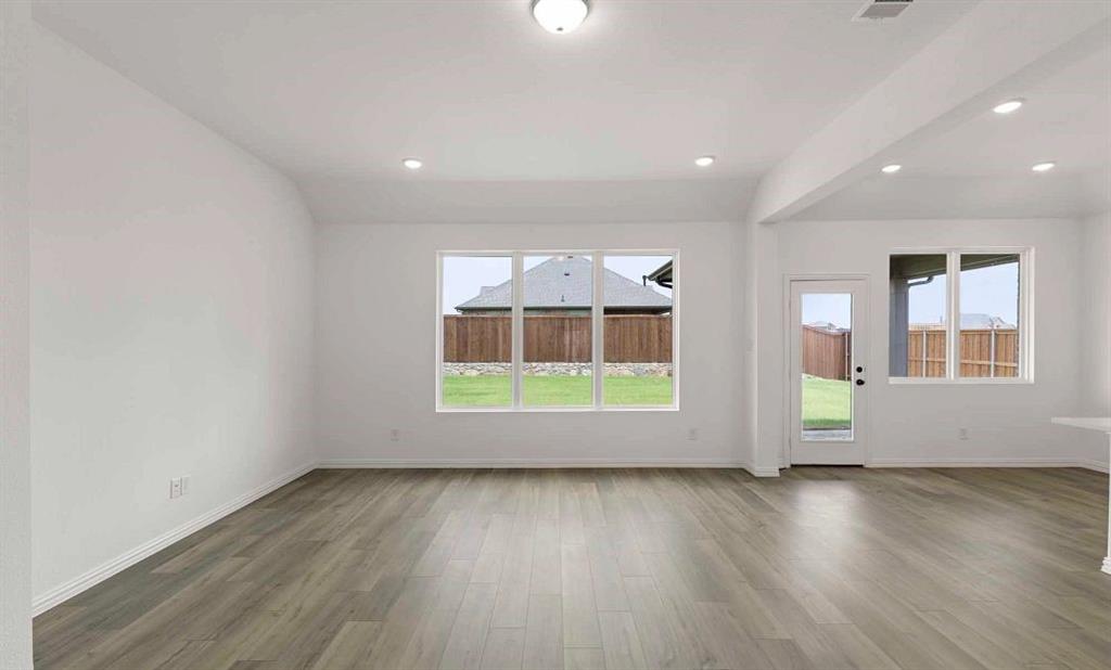 3305 Big Stump Court Property Photo 8