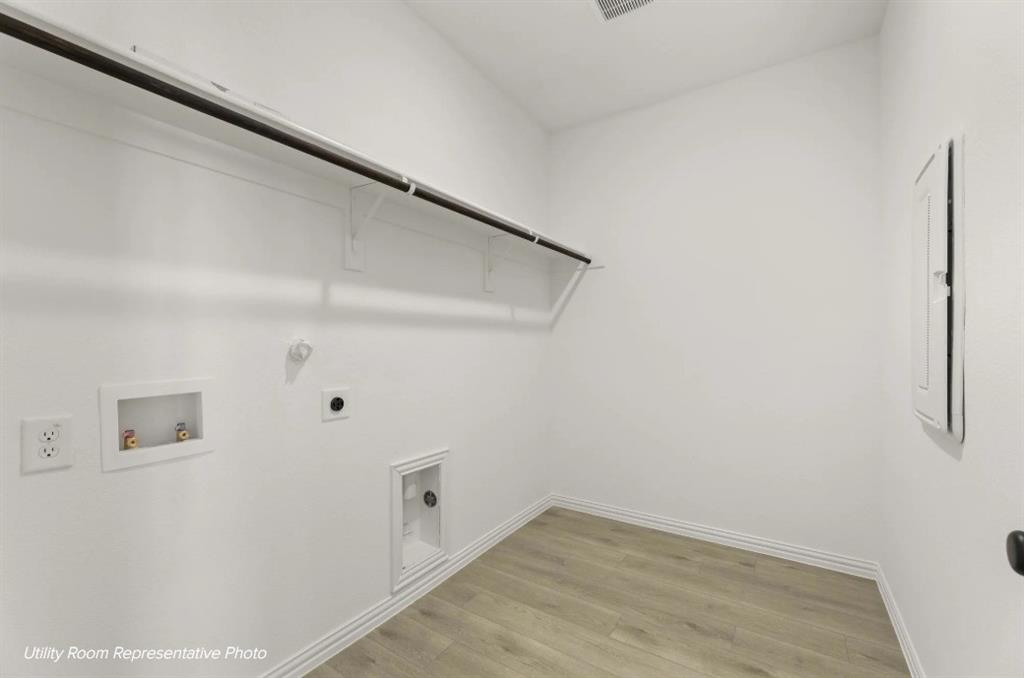 3301 Big Stump Court Property Photo 24