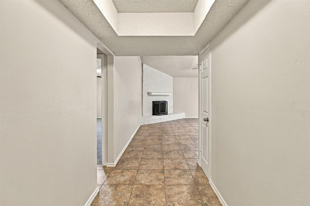 4807 Crestmont Court Property Photo 2