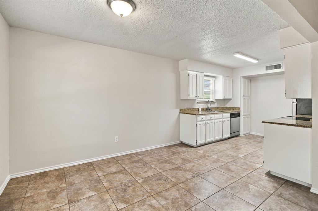 4807 Crestmont Court Property Photo 7