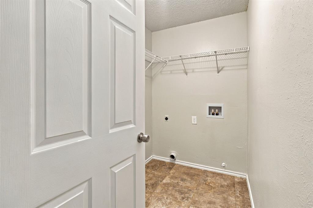 4807 Crestmont Court Property Photo 20
